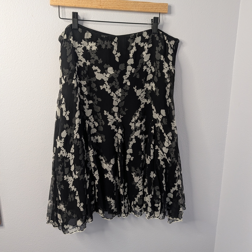 White House Black Market Silk Floral Skirt Size 12 Fully Lined Gothโ Witchy